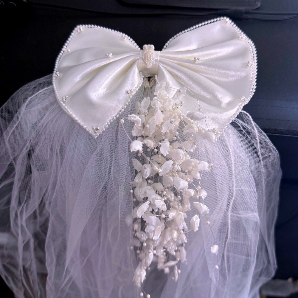 Vintage Bridal Hair Bow Clip Veil Ivory White Satin Pearl Floral Spray Halloween